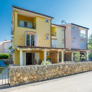 Guki Reihenhaeuser Apartman Malinska