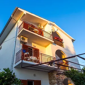 Veca Apartman Starigrad-Paklenica