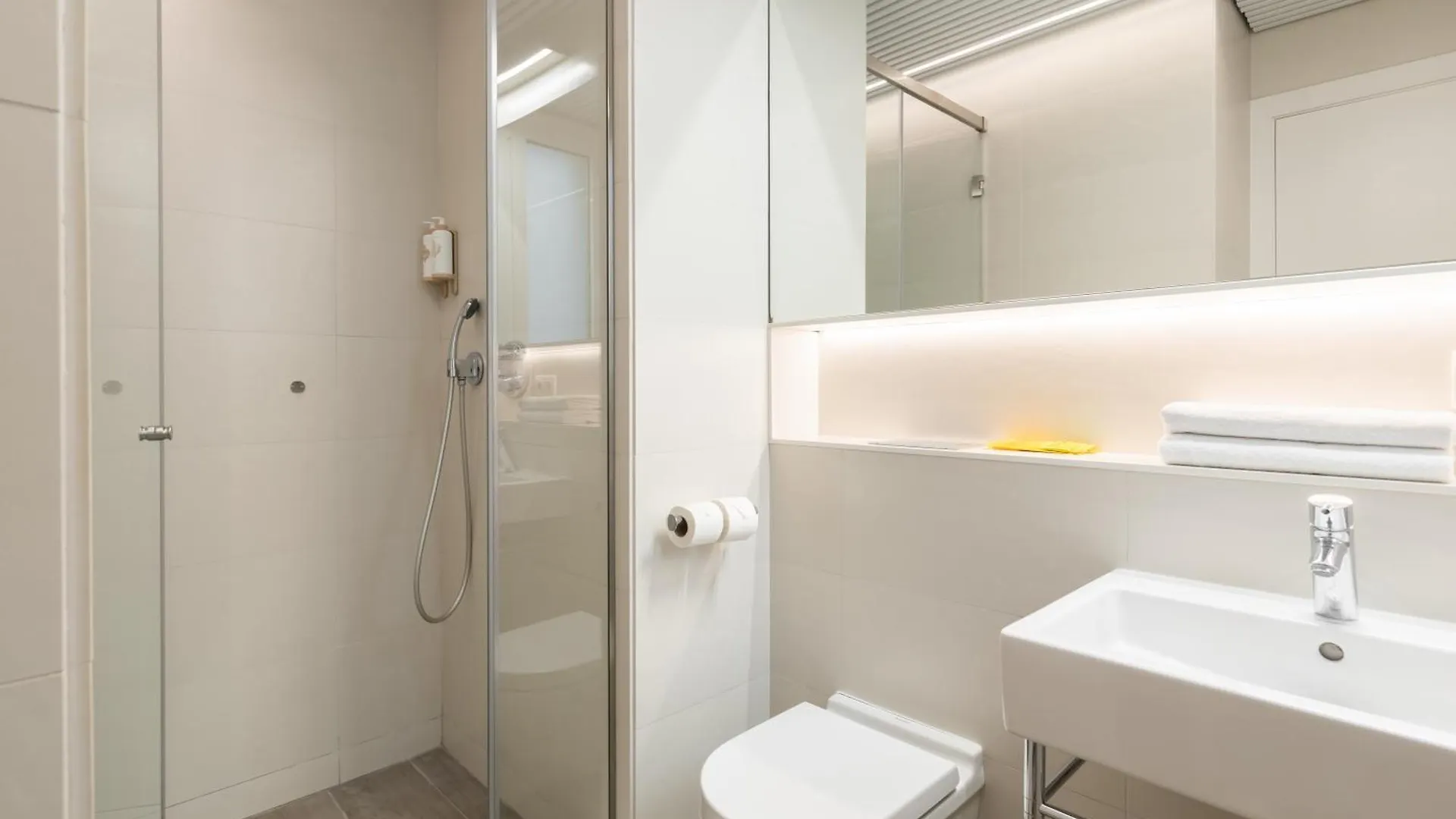 Cosmo Apartments Marina – Auditori Barcellona 0*,  Spagna